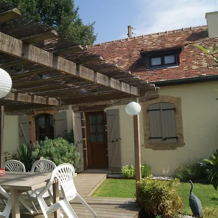 Dom wakacyjny Maison Avec Piscine Proche Du Circuit *